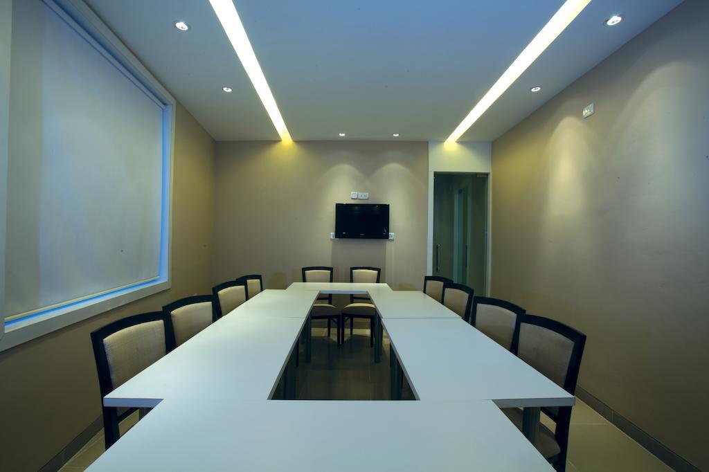 Mango Hotels, Samed Agra Agra  Kültér fotó