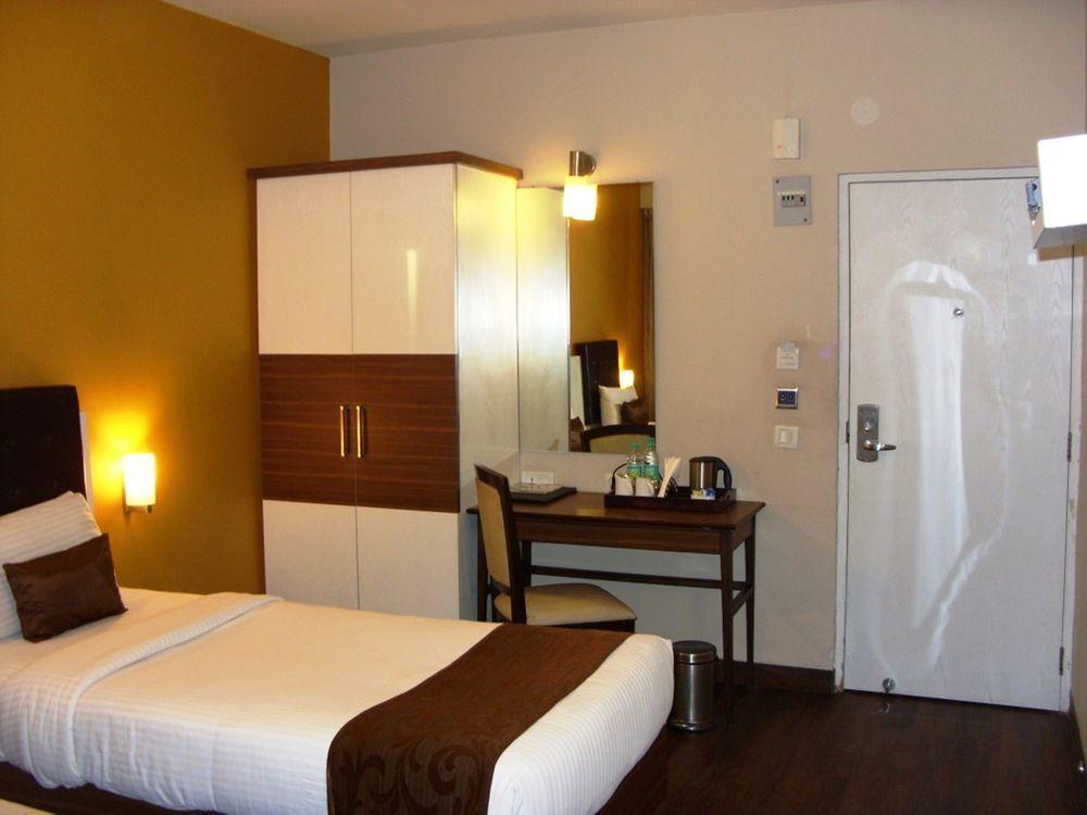 Mango Hotels, Samed Agra Agra  Kültér fotó