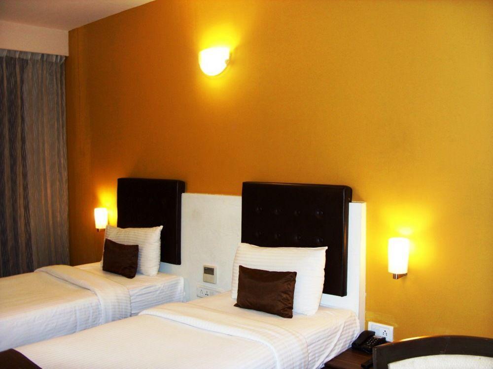 Mango Hotels, Samed Agra Agra  Kültér fotó