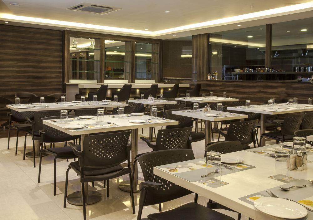 Mango Hotels, Samed Agra Agra  Kültér fotó